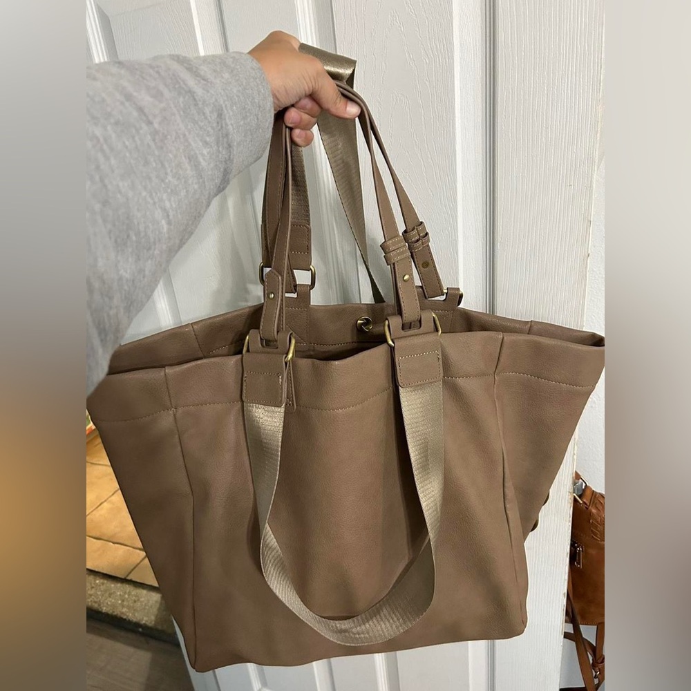 Free people tote